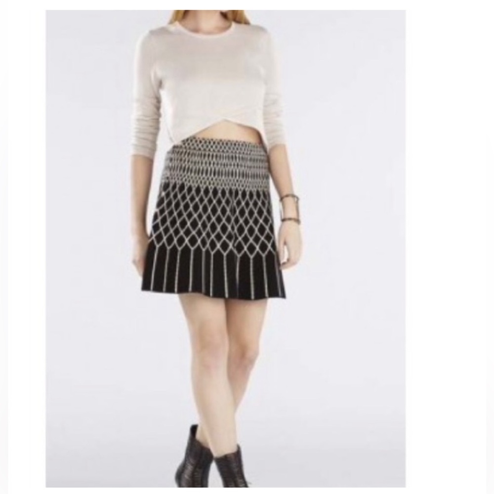 BCBG maxazria skirt. Size S.